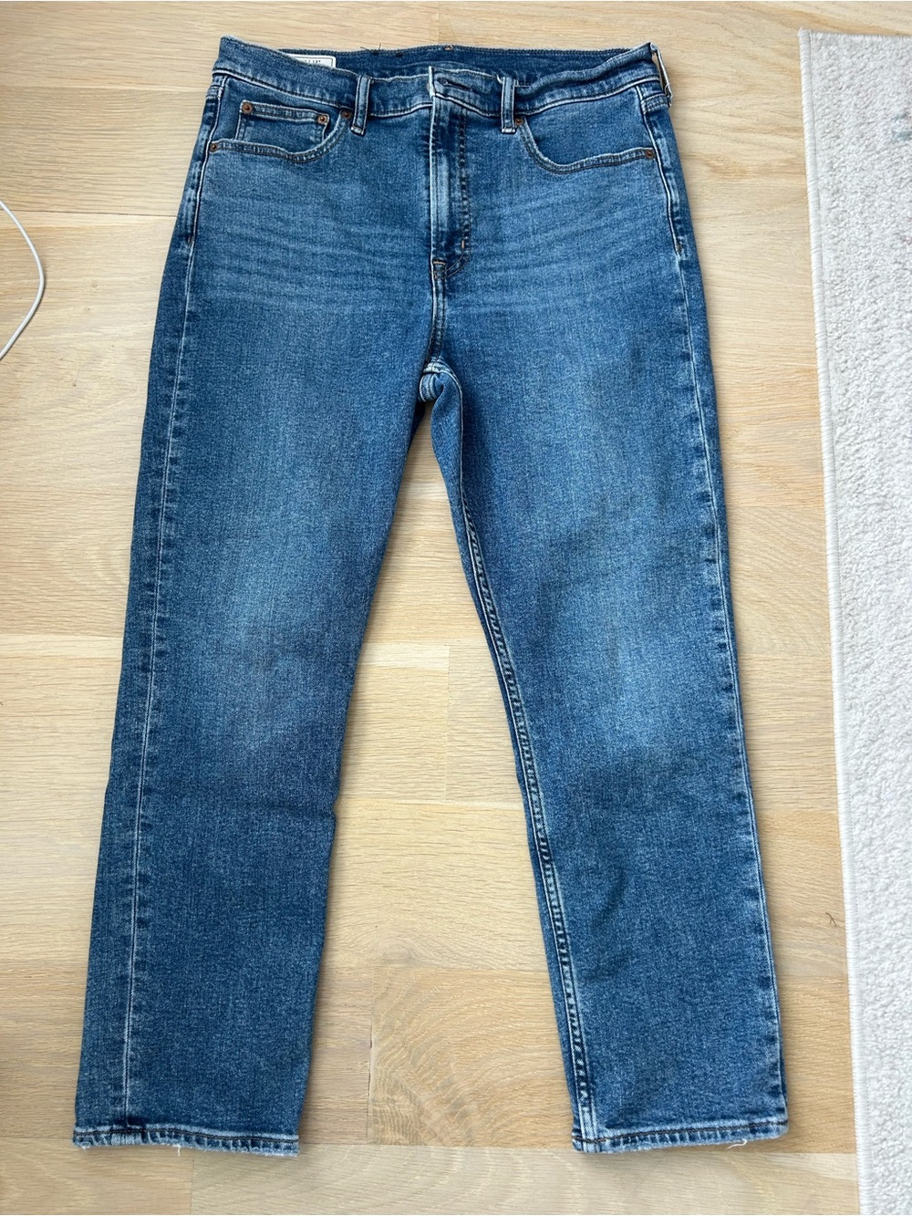 GAP Straight Fit Denim Jeans in Medium Blue Wash